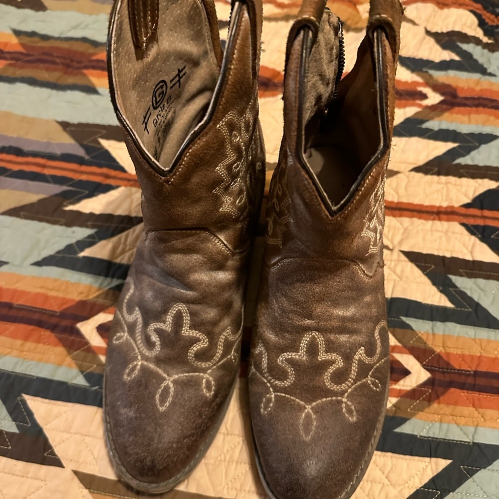 Brown Embroidered Western Boots